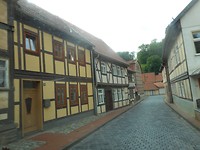 Door zeer nauwe straatjes