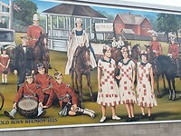 De dames met poppy jurkjes