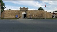 Voorkant gevangenis / Fort