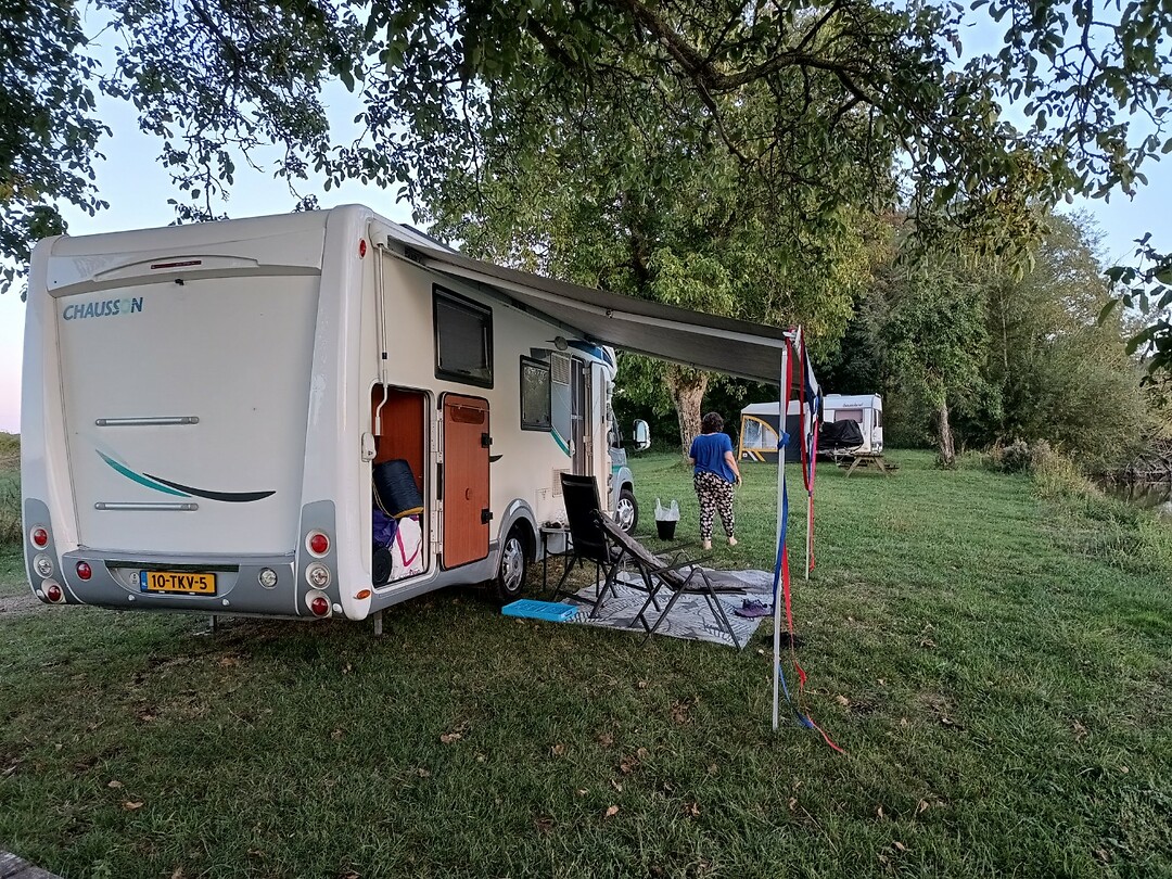 Aan het meer 2