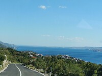 Vergezicht op weg tussen Krk en Starigrad