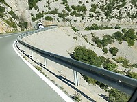 bochtenwerk op weg tussen Krk en Starigrad