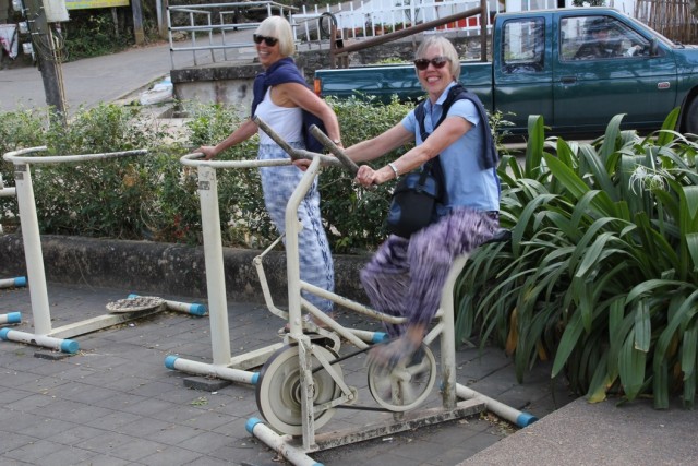 Nel kan het fietsen niet laten!