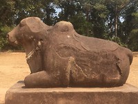 Tempelcomplex Preah Ko, de stier Nandi