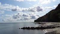 Strand nabij de camping.