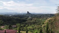 Uitzicht op El Piñon de Guatapé