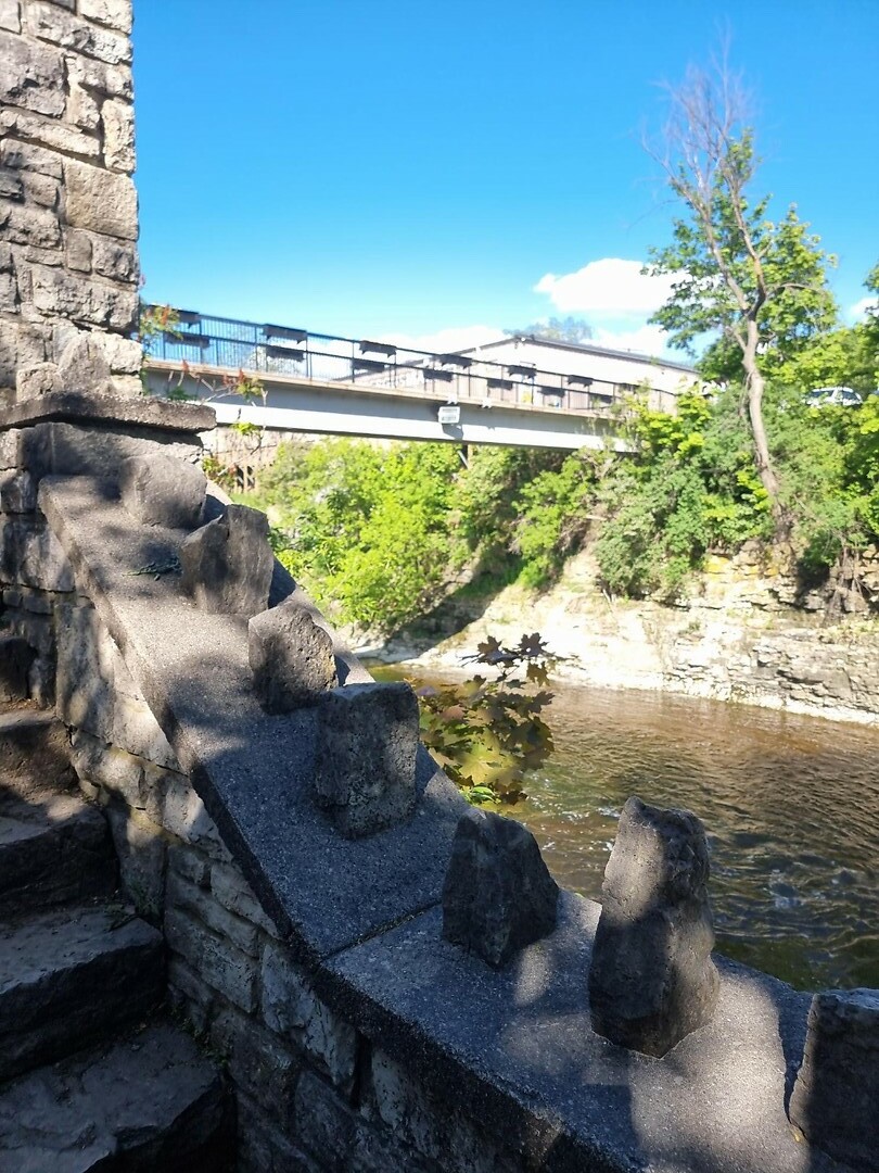Uitzicht op brug