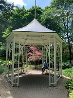 Prieel in Shakespeare garden
