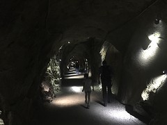 tunnel tijdens de eerste klim naar de ijsgrot.