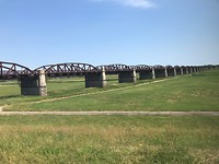 Oude spoorbrug