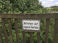 Met voorwaarschuwing!