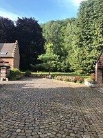 Binnenpleintje kroeg camping