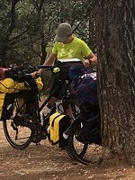 Volle fiets parkeren, altijd lastig, zeker on the road