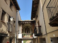 Christophoro Xavier boven de straat in Fuentespalda