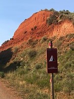 Mooi rood de aarde onderweg