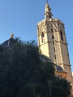 Een van de vele torens in de oude binnenstad