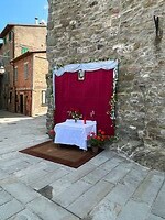 Altaar in de oude stad van Passignano sul Trasimeno