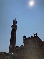 Toren van de universiteit van Siena