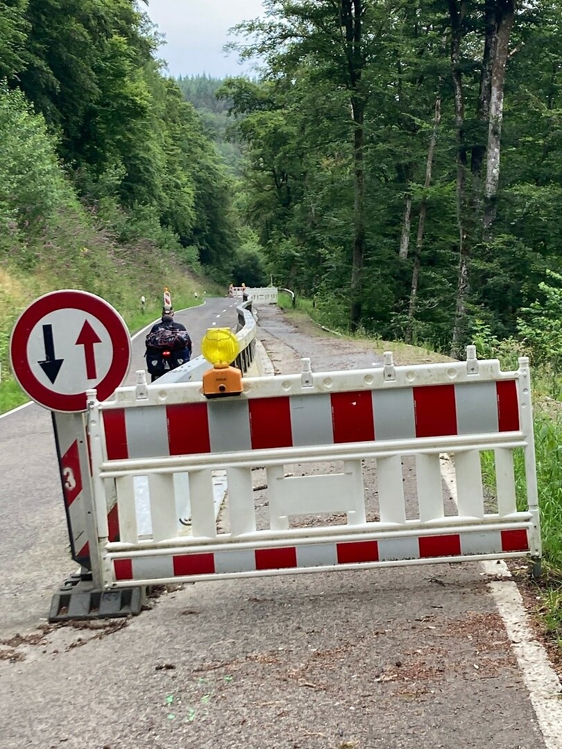 Ook in Luxemburg verzakte wegen door wateroverlast