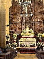 Uitbundig gedecoreerde kerk in Caceres