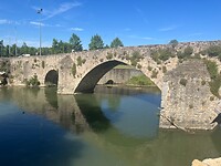 Brug tijdens een wandeling door Pamplona