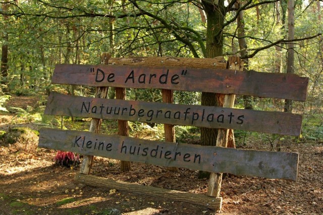 Dierenbegraafplaats de Aarde in Grashoek