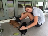 Lara met de puppies