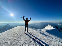15. Zonder kleerscheuren de Mont Blanc 4810m bereikt