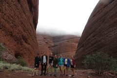 Groepsfoto bij Kata Tjuta