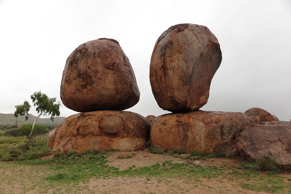 Devils marbles