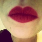 Rode lippenstift voor Sake!
