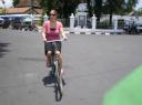 Fietsen met gevaar voor eigen leven in Jogya