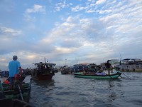 Floating markets