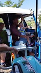 Adam in een Bajaj