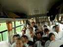 11. In lokaal busje naar Halong Bay