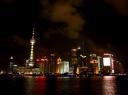 21. De skyline by night!
