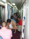 11. Drukte op de gang in de trein