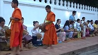 14 tot 16 april - monniken in Luang Prabang