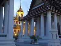 Tempel bij schemering 2