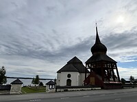 Kerkje en losse klokkentoren