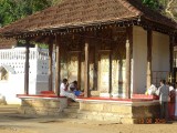Rondom de Temple of the Tooth