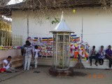 Rondom de Temple of the Tooth
