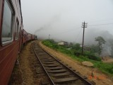 De trein gaat hoog de bergen in