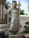 Bij de ingang van Wat Pho
