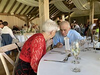Sjaan aan de klets met de opa van Tom
