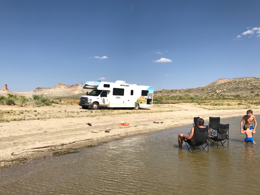 Hoe bijzonder dit, met je camper op het strand