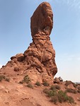 Koen vond het geweldig. Alle kanten met de balanced rock op de foto.