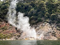 Geyser langs het meer