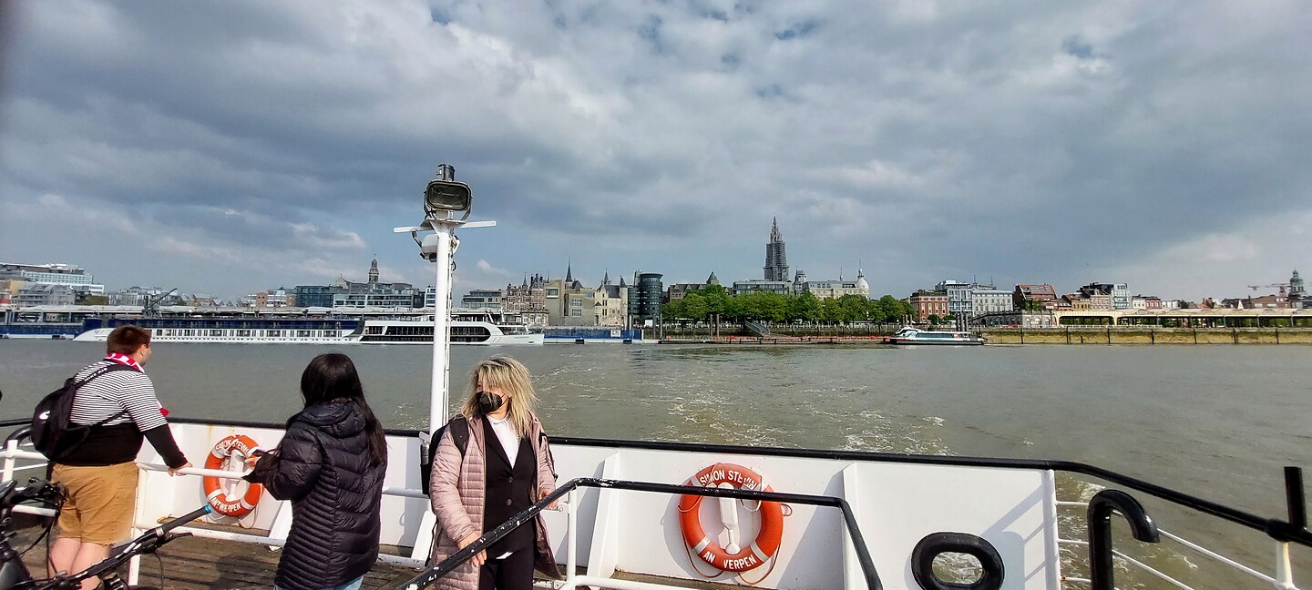 Met het pontje