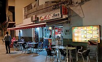Buiten kebab eten